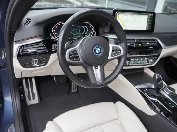 BMW 530e M Sport Pro Individual HUD ACC H&K Massage