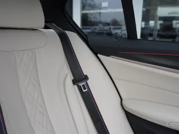 BMW 530e M Sport Pro Individual HUD ACC H&K Massage