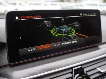 BMW 530e M Sport Pro Individual HUD ACC H&K Massage