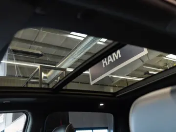 Dodge Ram HEMI 5.7 V8 Laramie Sport 6  LIFT LPG