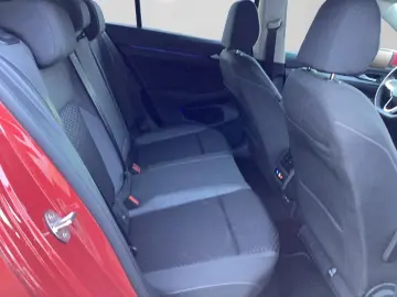 VW Golf 1.0 eTSI DSG ACTIVE LED NAVI ACC PRIVACY KA