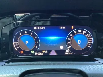 VW Golf 1.0 eTSI DSG ACTIVE LED NAVI ACC PRIVACY KA