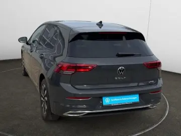 VW Golf VIII 1.0 eTSI DSG Active Navi AHK Pano