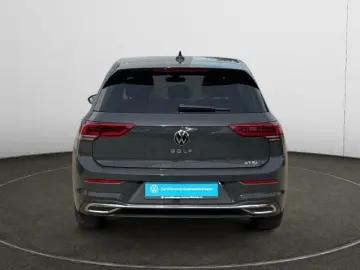 VW Golf VIII 1.0 eTSI DSG Active Navi AHK Pano