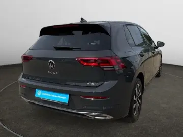 VW Golf VIII 1.0 eTSI DSG Active Navi AHK Pano