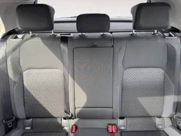 VW Golf VIII 1.0 eTSI DSG Active Navi AHK Pano