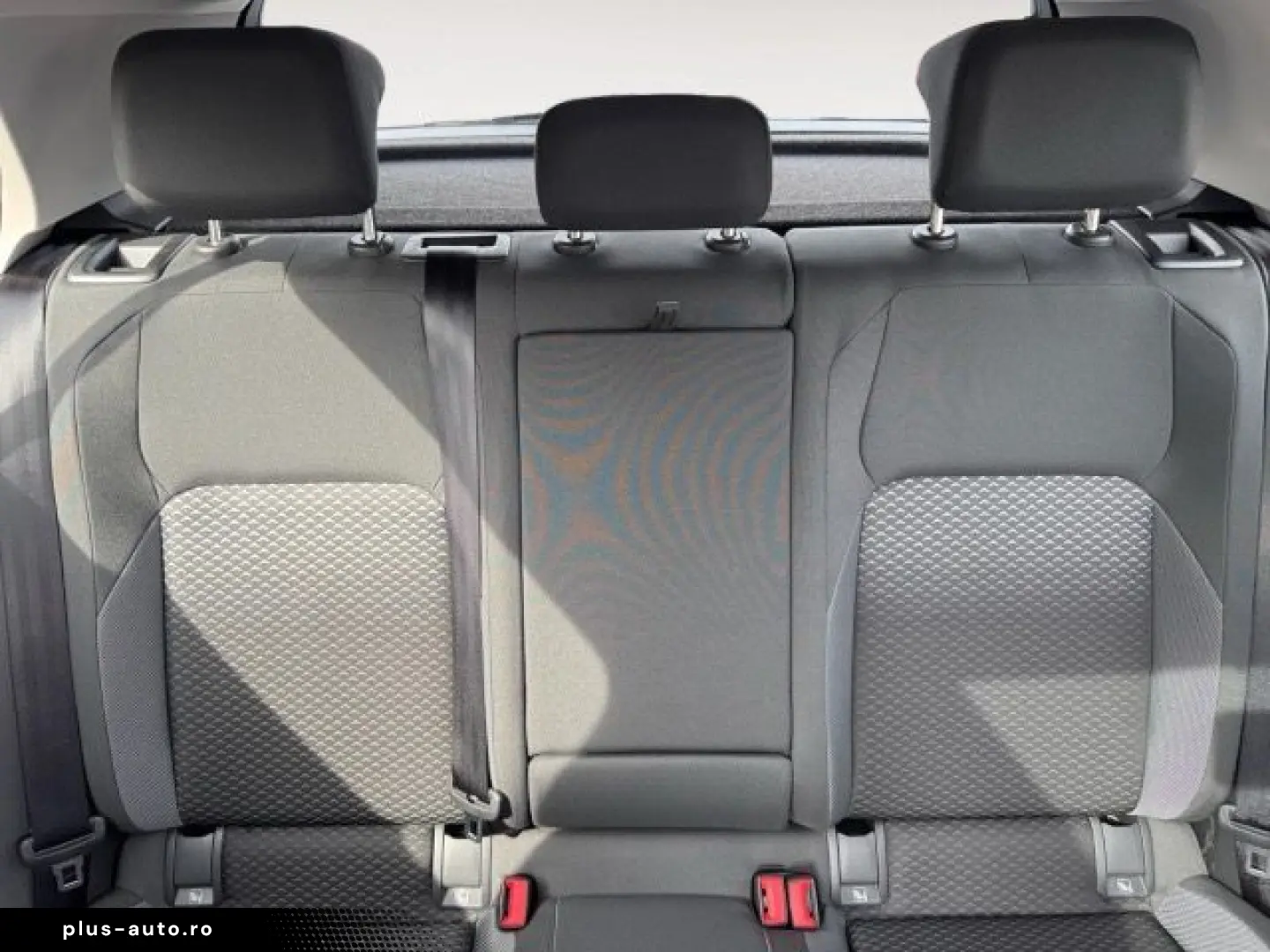 VW Golf VIII 1.0 eTSI DSG Active Navi AHK Pano