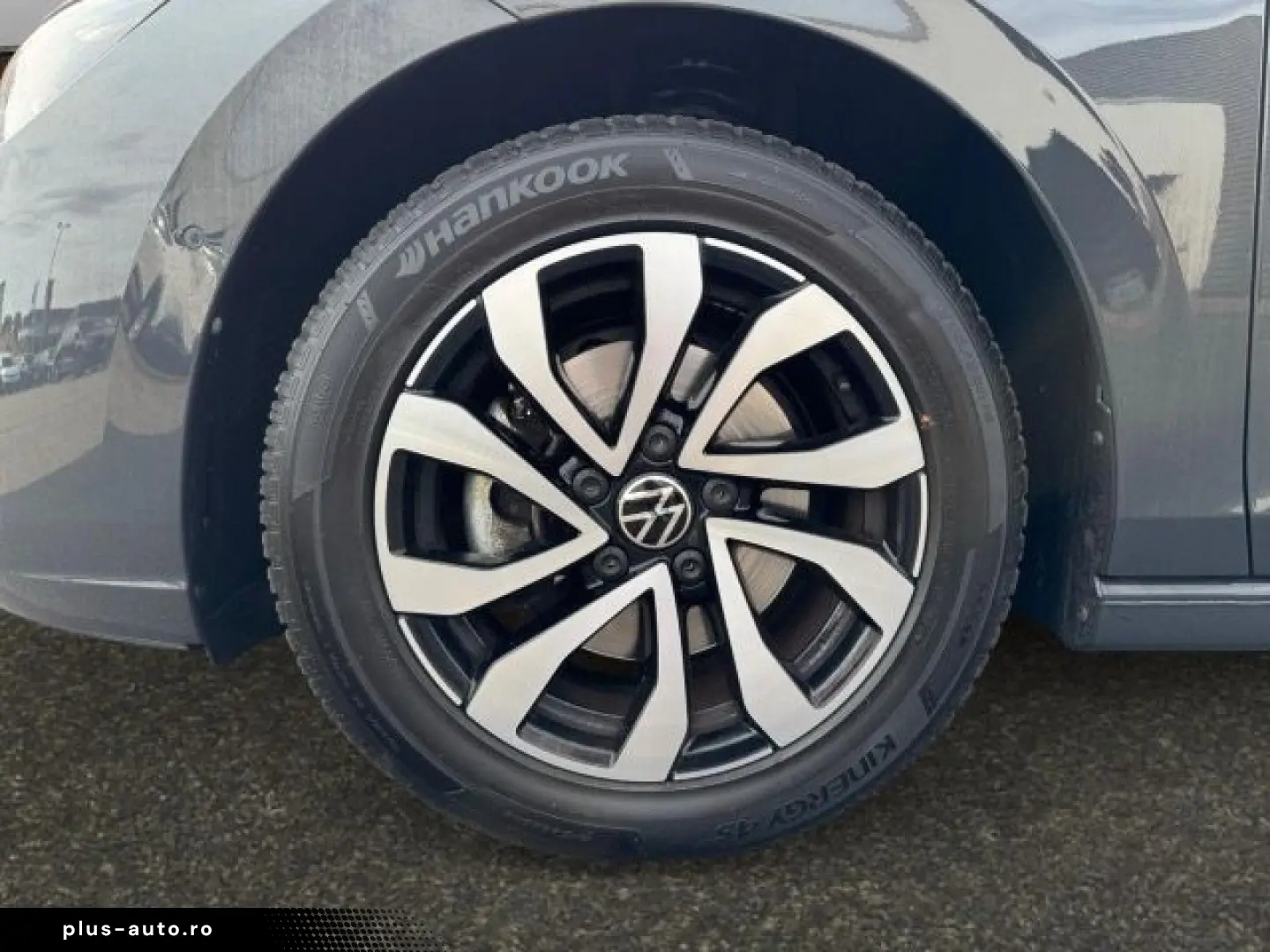 VW Golf VIII 1.0 eTSI DSG Active Navi AHK Pano
