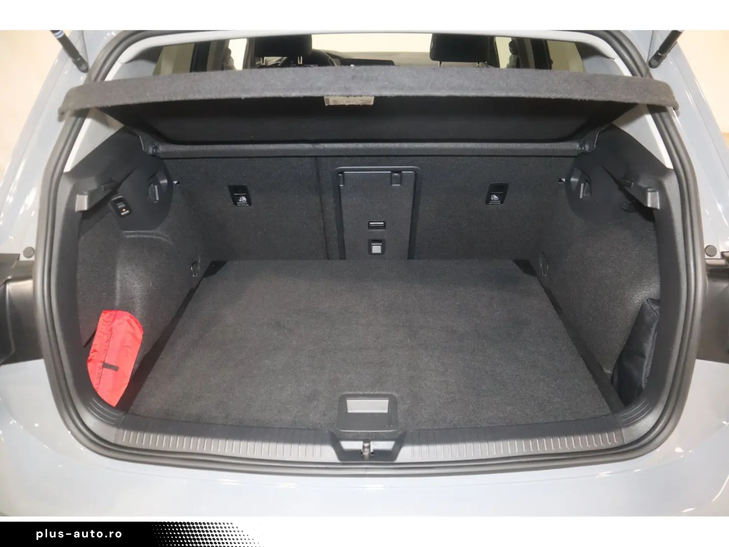 VW Golf VIII 1.0 eTSI DSG Life AHK Navi CAM SHZ ACC