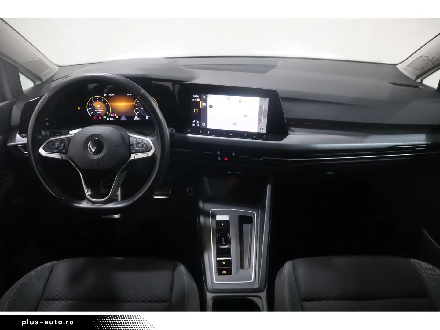 VW Golf VIII 1.0 eTSI DSG Life AHK Navi CAM SHZ ACC