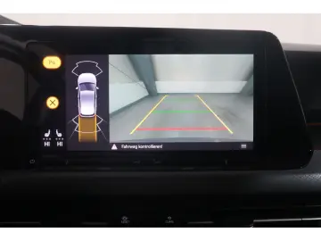 VW Golf VIII 1.0 eTSI DSG Life AHK Navi CAM SHZ ACC