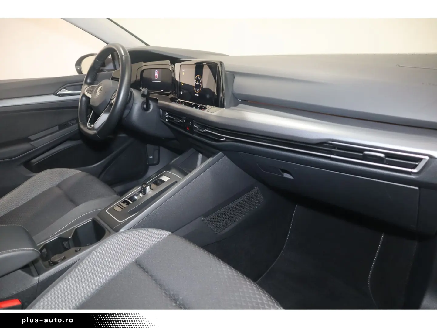 VW Golf VIII 1.0 eTSI DSG Life AHK Navi CAM SHZ ACC