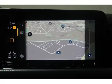 VW Golf VIII 1.0 eTSI DSG Life AHK Navi CAM SHZ ACC