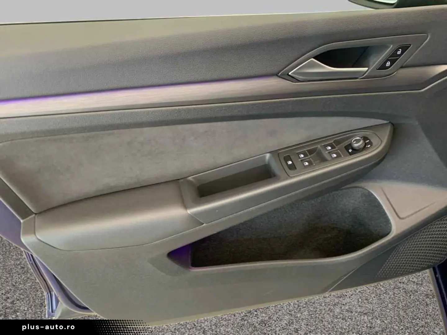 VW Golf VIII Style eTSI DSG  NAV AHK LED ACC R-CAM