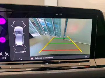 VW Golf VIII Style eTSI DSG  NAV AHK LED ACC R-CAM