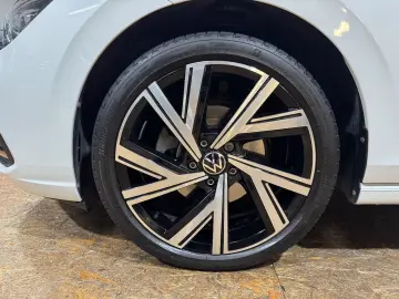 VW Golf VIII Lim. Style 1.5eTSI DSG ACC CAM 18