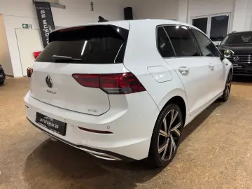 VW Golf VIII Lim. Style 1.5eTSI DSG ACC CAM 18