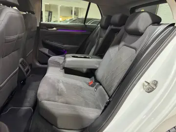 VW Golf VIII Lim. Style 1.5eTSI DSG ACC CAM 18