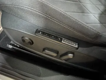 VW Golf VIII Lim. Style 1.5eTSI DSG ACC CAM 18