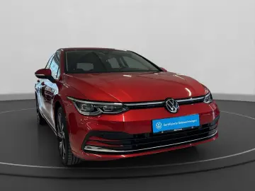 VW Golf VIII 1.5 eTSI Style  DSG NAVI LED LM ZV ACC