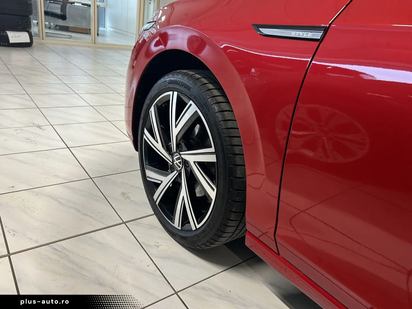 VW Golf VIII 1.5 eTSI Style  DSG NAVI LED LM ZV ACC