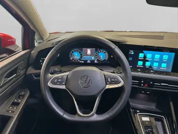 VW Golf VIII 1.5 eTSI Style  DSG NAVI LED LM ZV ACC