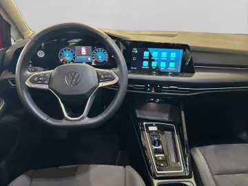 VW Golf VIII 1.5 eTSI Style  DSG NAVI LED LM ZV ACC