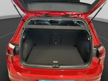 VW Golf VIII 1.5 eTSI Style  DSG NAVI LED LM ZV ACC