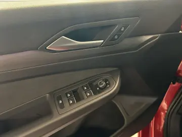 VW Golf VIII 1.5 eTSI Style  DSG NAVI LED LM ZV ACC