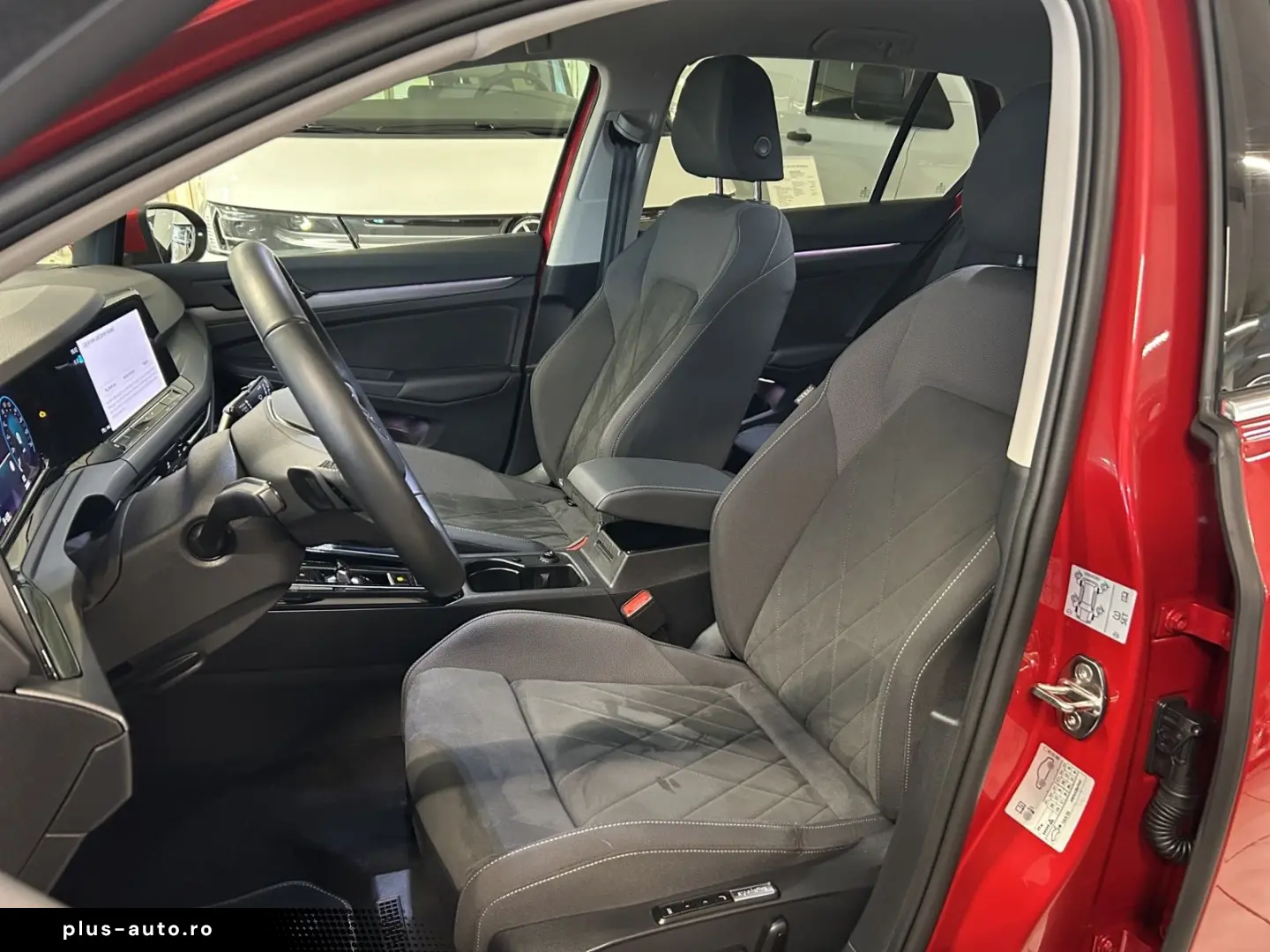 VW Golf VIII 1.5 eTSI Style  DSG NAVI LED LM ZV ACC