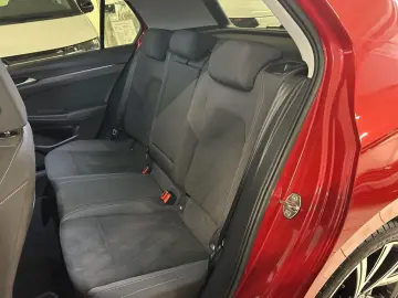 VW Golf VIII 1.5 eTSI Style  DSG NAVI LED LM ZV ACC