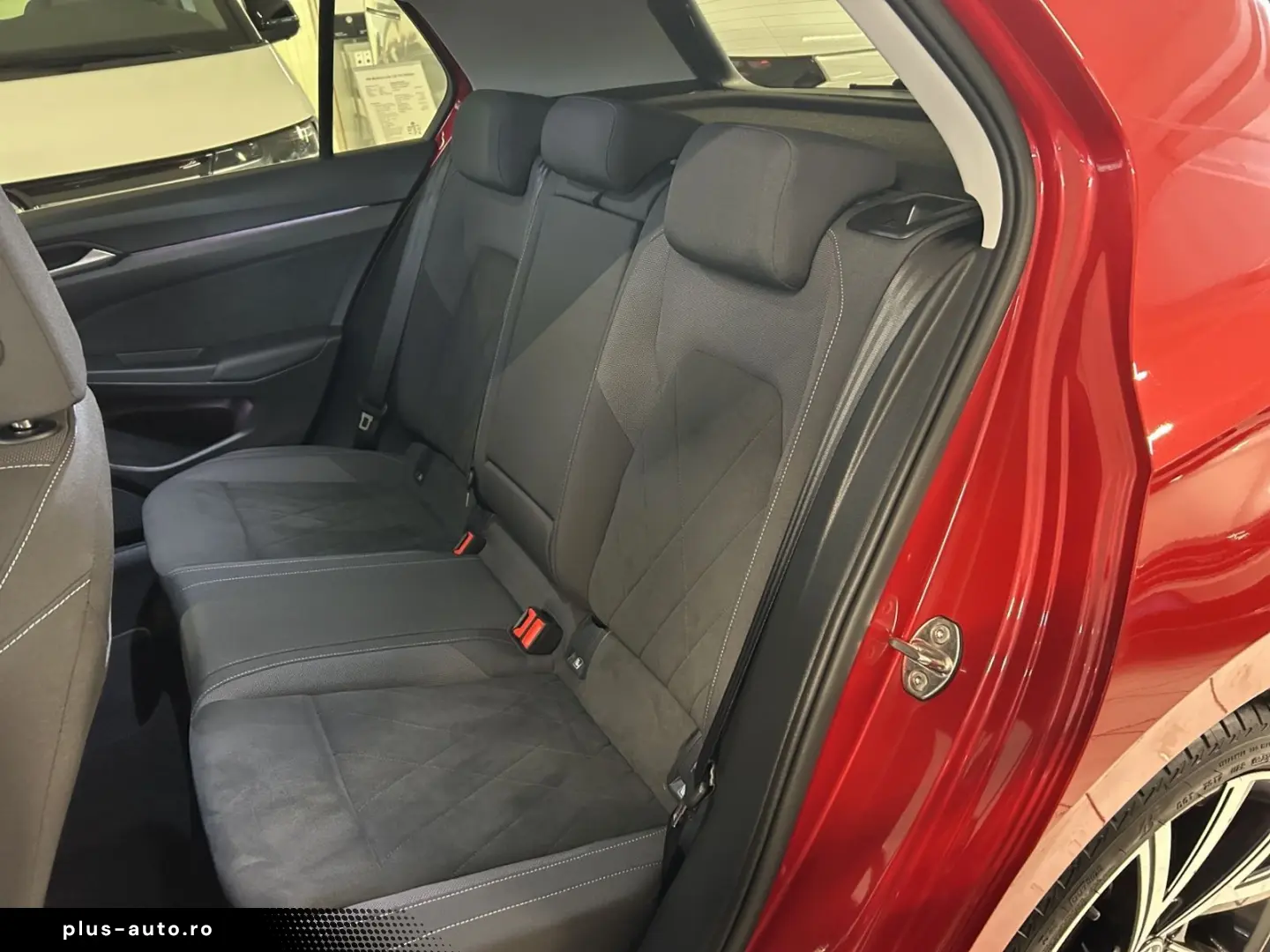 VW Golf VIII 1.5 eTSI Style  DSG NAVI LED LM ZV ACC