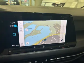 VW Golf VIII 1.5 eTSI Style  DSG NAVI LED LM ZV ACC