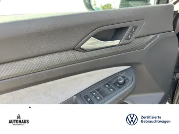 VW Golf VIII R-Line 1.5 eTSI DSG ACC LED NAV SHZ