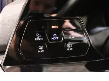 VW Golf 2.0 TSI GTI LED PDC DSG KLIMA SHZ NAVI