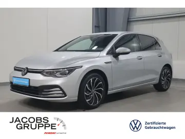 VW Golf VIII 1.5 eTSI DSG Style CAM Navi SHZ LED