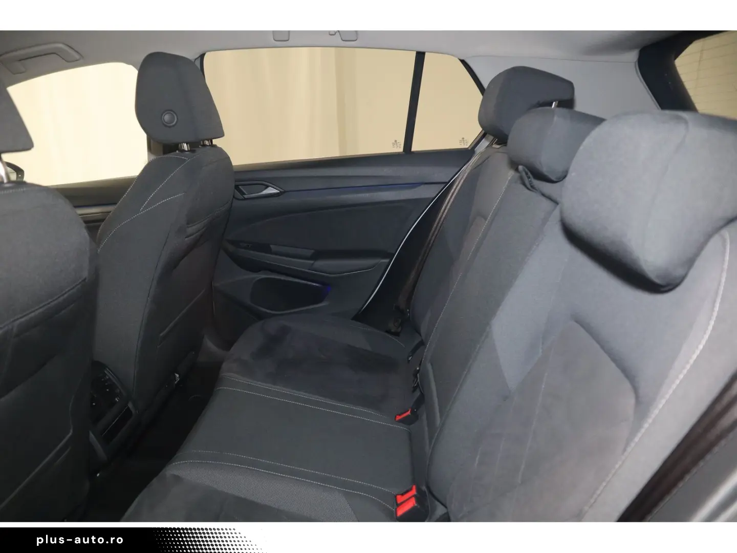 VW Golf VIII 1.5 eTSI DSG Style CAM Navi SHZ LED