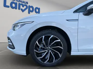 VW Golf VIII Style 1.5 eTSI DSG Navi  Matrix  Head-