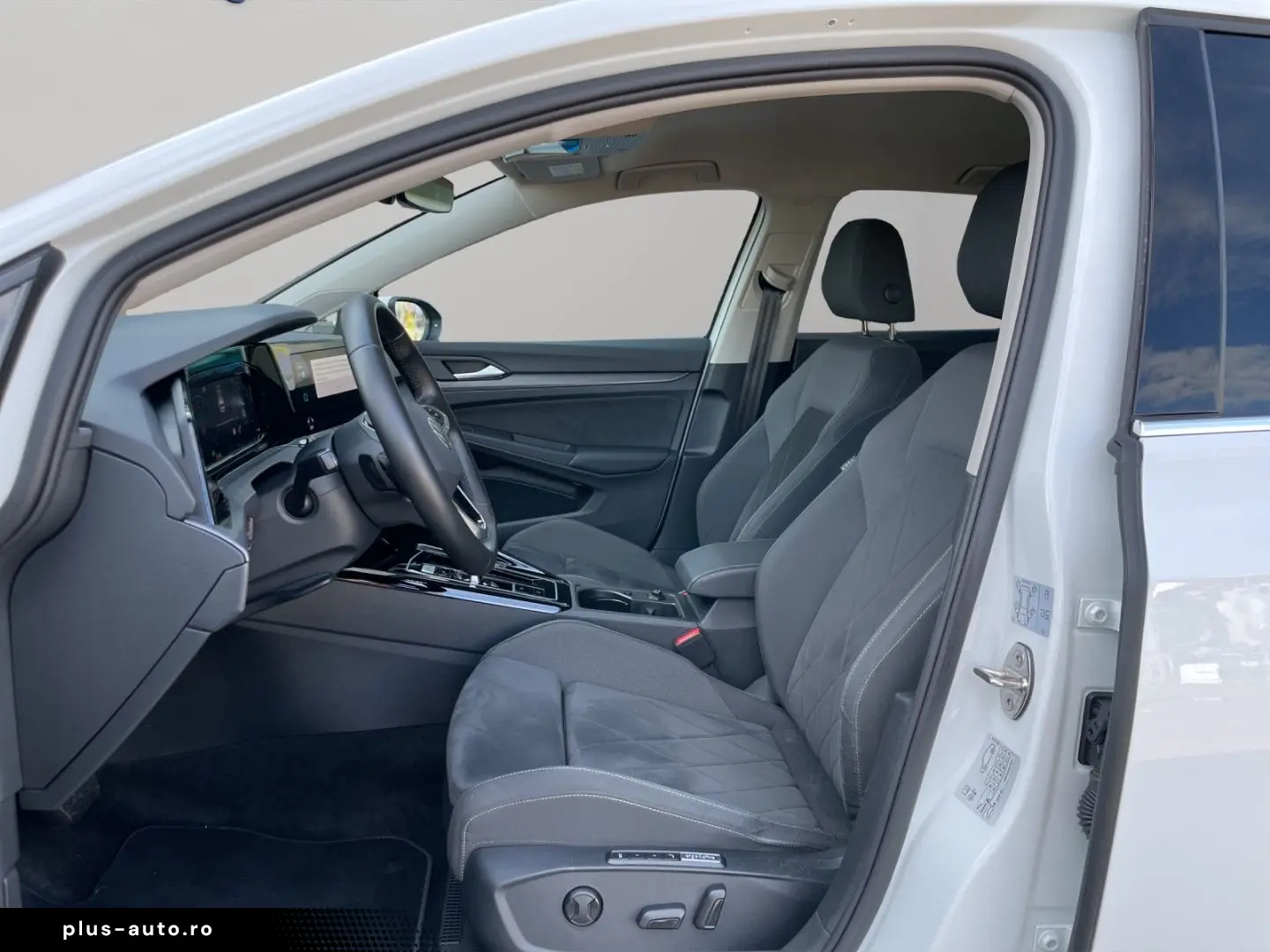 VW Golf VIII Style 1.5 eTSI DSG Navi  Matrix  Head-