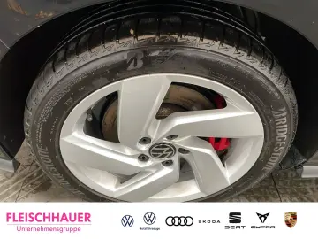 VW Golf GTI VIII 2.0 TSI LED PDC Kamera App-Connect