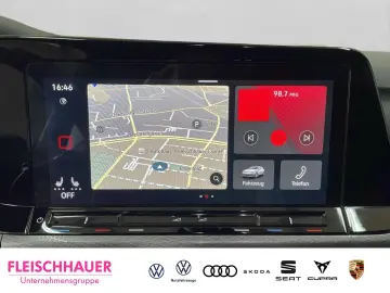 VW Golf GTI VIII 2.0 TSI LED PDC Kamera App-Connect