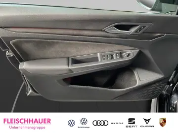 VW Golf GTI VIII 2.0 TSI LED PDC Kamera App-Connect