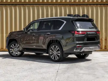 Lexus LX 700h Luxury