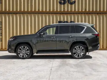 Lexus LX 700h Luxury