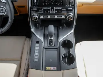 Lexus LX 700h Luxury