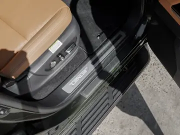 Lexus LX 700h Luxury