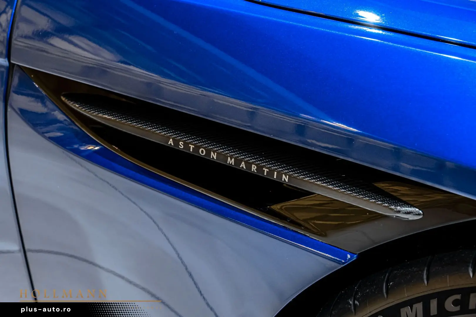 ASTON MARTIN DB12 COUPE   CARBON   BOWERS WILKINS