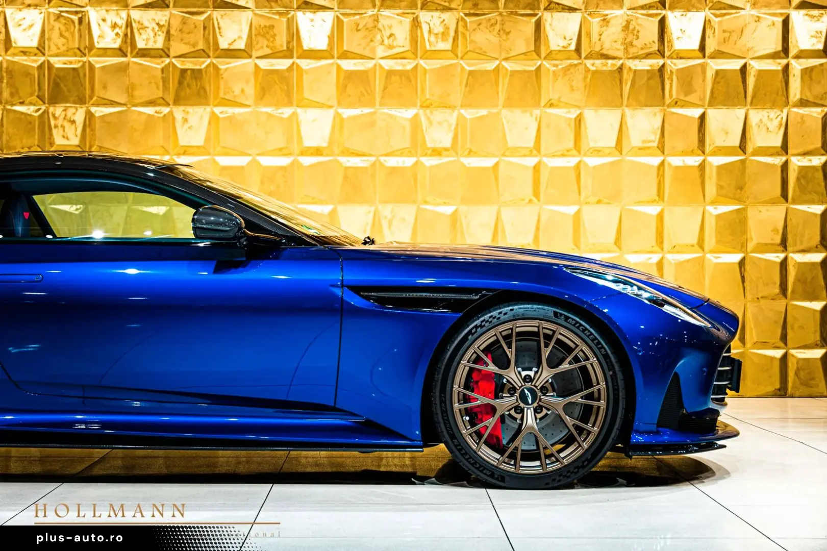 ASTON MARTIN DB12 COUPE   CARBON   BOWERS WILKINS