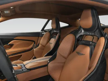 ASTON MARTIN DBS770 Ultimate   Q Tinted Carbon   Full PPF