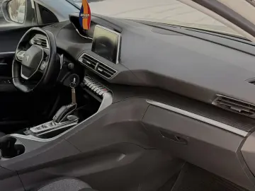 Peugeot 3008 1.6 PureTech Turbo S&S EAT8 Allure